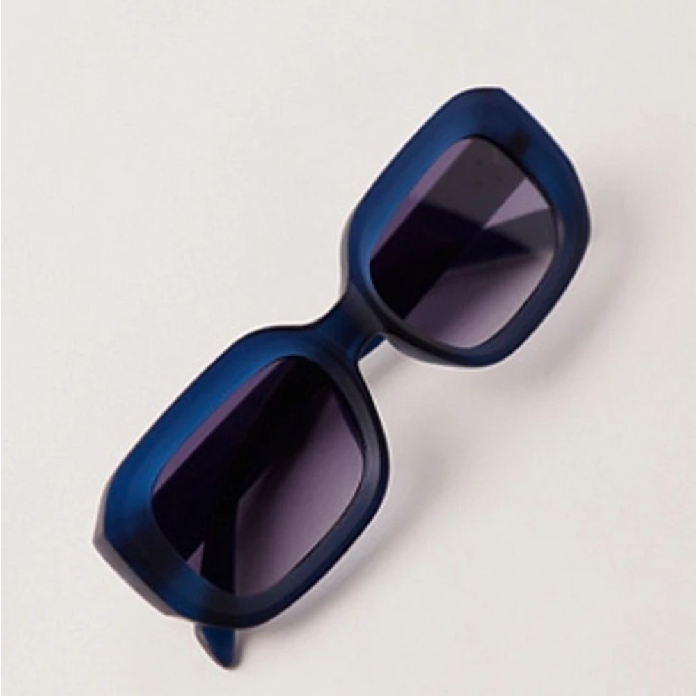 Free People Dig Deeper Stylish Blue Sunglasses for Women New
